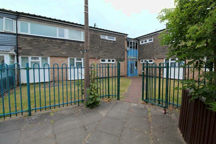 3 Bedroom Flat To Rent In Starkey Croft, Birmingham, B37