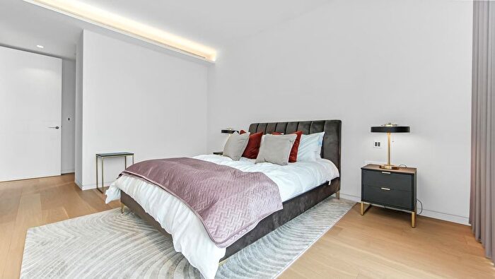 2 Bedroom Flat To Rent In Casson Square, London, SE1