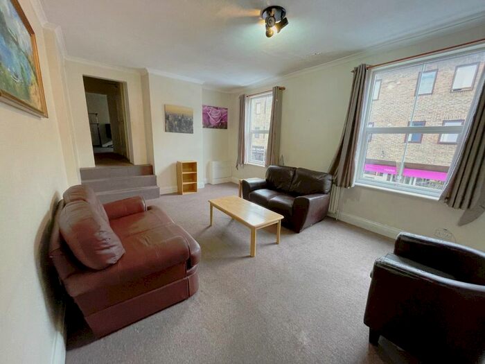 4 Bedroom Flat To Rent In Old London Road, Kingston Upon Thames KT2