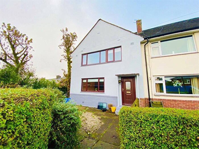 3 Bedroom Town House To Rent In George Road, Ramsbottom, Bury, BL0