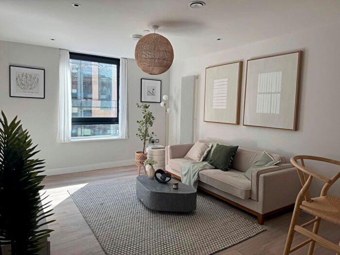 1 Bedroom Flat To Rent In Uxbridge, UB8