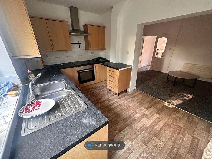 3 Bedroom Detached House To Rent In Castle Street, Sedgley, DY3