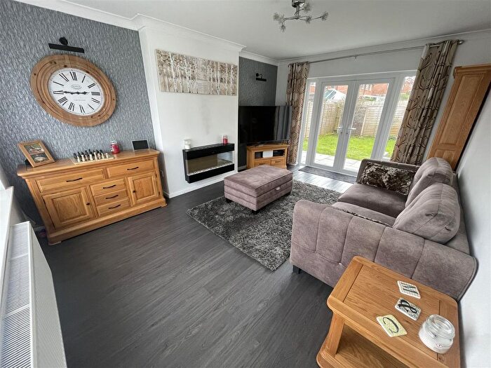 3 Bedroom Detached House For Sale In Forton Road, Chard- Garage With Workshop, TA20