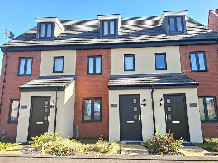 3 Bedroom Town House For Sale In Burnham Crescent, Hampton Woods, Peterborough, PE7