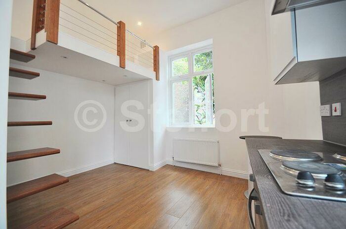Studio To Rent In Junction Road, London, N19