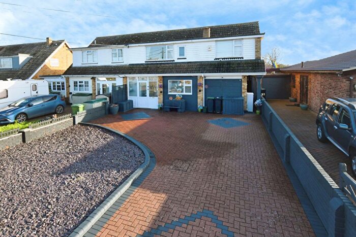 5 Bedroom Semi-Detached House For Sale In West Avenue, Southminster, CM3