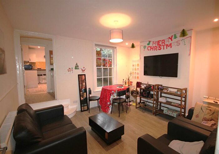 5 Bedroom End Terrace House To Rent In St. Dunstans Street, Canterbury, CT2