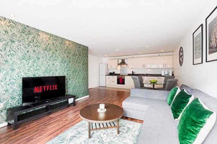 2 Bedroom Flat To Rent In City Centre, B4