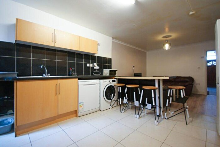 6 Bedroom Terraced House To Rent In Alton Road, Selly Oak, Birmingham, B29