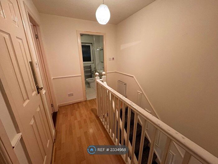 3 Bedroom Semi-Detached House To Rent In Glen Dewar Place, Glasgow, G53