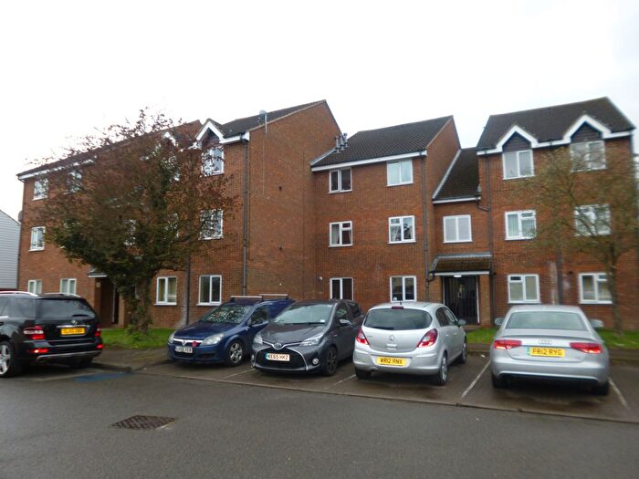 1 Bedroom Flat To Rent In Cranleigh Close, Cheshunt, Waltham Cross, EN7