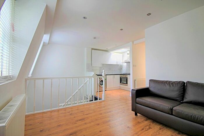 2 Bedroom Flat To Rent In Old Kent Road, Bermondsey, SE1