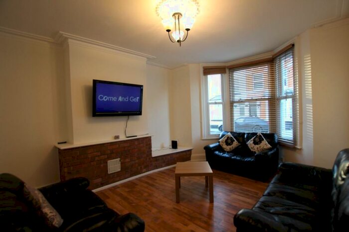 6 Bedroom Terraced House To Rent In Agnes Road, Northampton, NN2