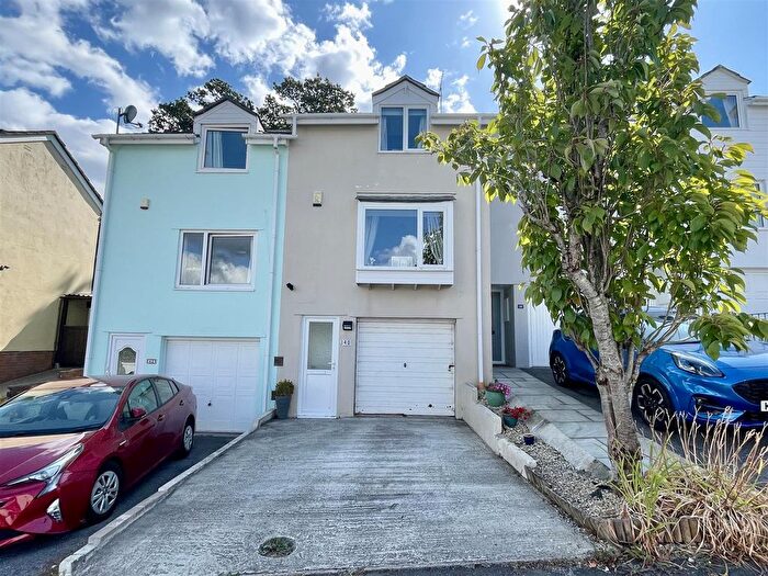 2 Bedroom Terraced House For Sale In Lake View Close, Plymouth, PL5