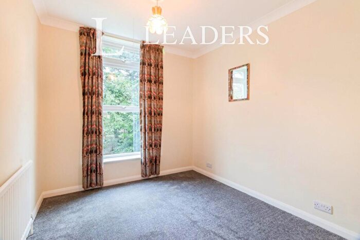 2 Bedroom Apartment To Rent In Queens Court, Ellesmere Road, KT13