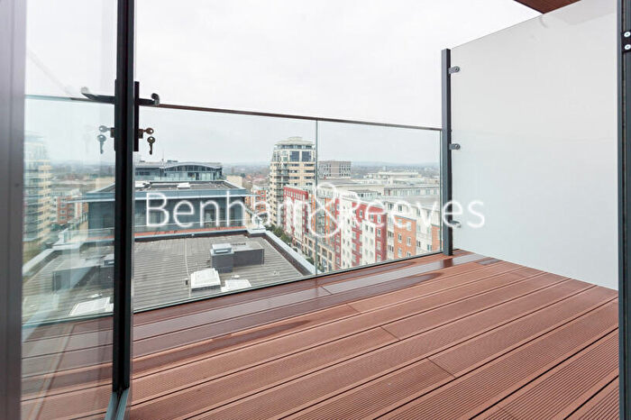 2 Bedroom Apartment To Rent In Beaufort Park, Colindale, NW9
