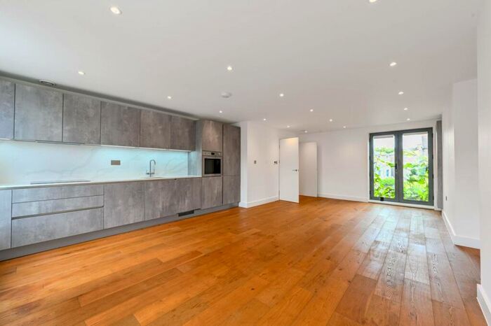 3 Bedroom Flat To Rent In Marquis Road, Camden Town, London, NW1