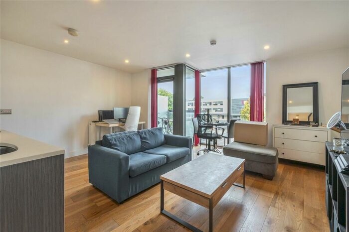 1 Bedroom Flat To Rent In Prebend Street, Islington, N1