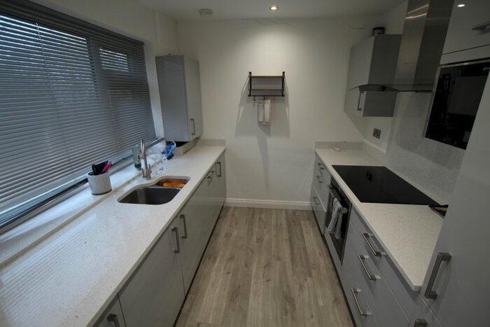 2 Bedroom Flat To Rent In Leverton Court, West Bridgford, Nottingham, NG2