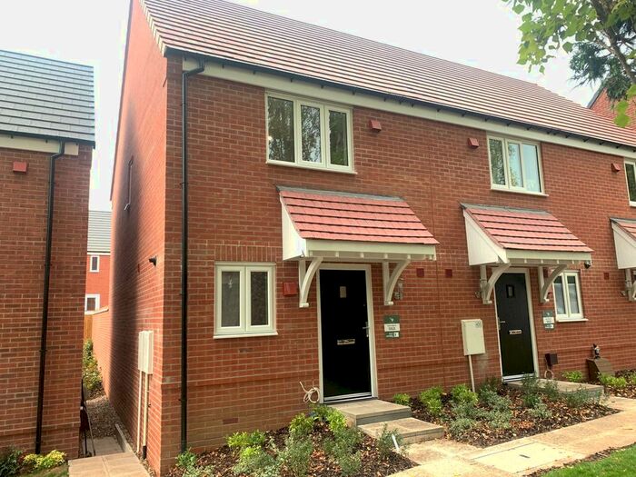 2 Bedroom Property To Rent In Mansfield Road, Redhill, Nottingham, NG5