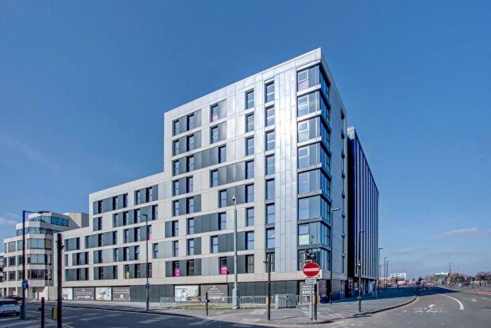 1 Bedroom Apartment To Rent In William Street, Slough, Berkshire, SL1