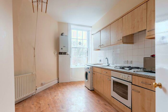 3 Bedroom Flat To Rent In South Clerk Street Edinburgh United Kingdom, EH8