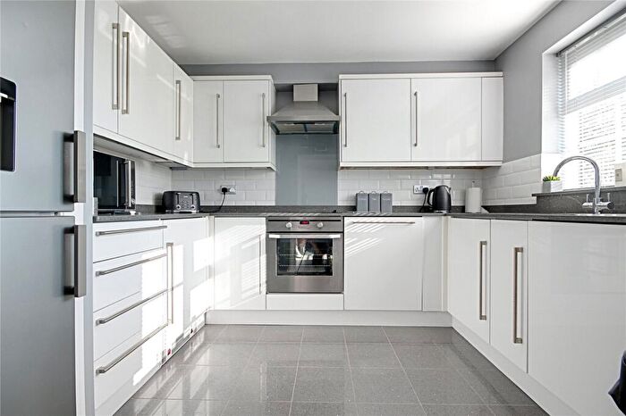 2 Bedroom Flat To Rent In Crofton Way, Enfield, EN2