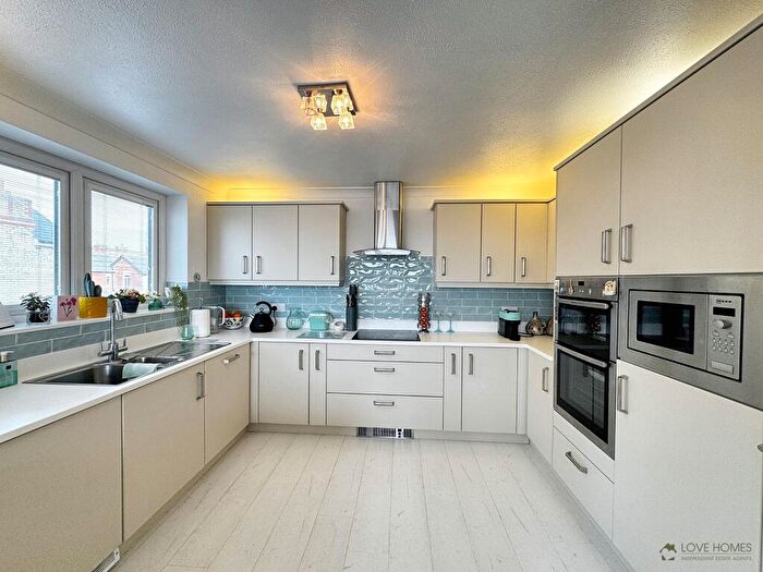 2 Bedroom Apartment For Sale In Flat, Northgate, Lytham St. Annes, FY8