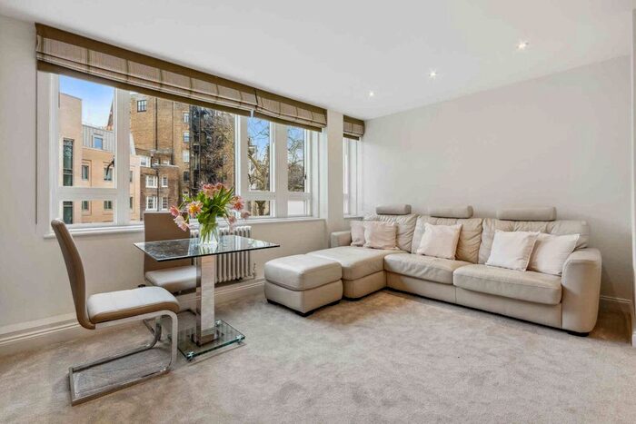 1 Bedroom Flat To Rent In Park Crescent, Marylebone, W1B