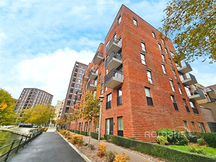 2 Bedroom Flat To Rent In Joseph Huntley Walk, Reading, RG1