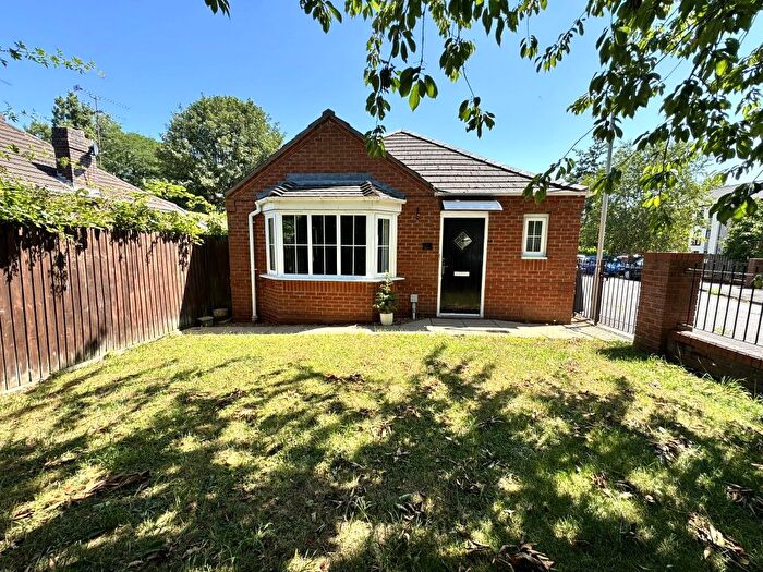 3 Bedroom Bungalow For Sale In Deans Gate, Willenhall, WV13