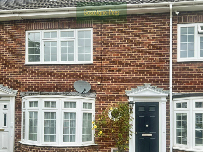 3 Bedroom Terraced House To Rent In Walton-on-Thames, KT12