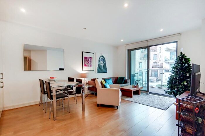 2 Bedroom Flat To Rent In Diprose Court, London, E3