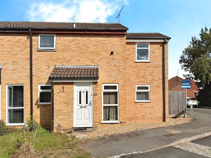 2 Bedroom Semi-Detached House For Sale In Mars Close, Wokingham, Berkshire, RG41