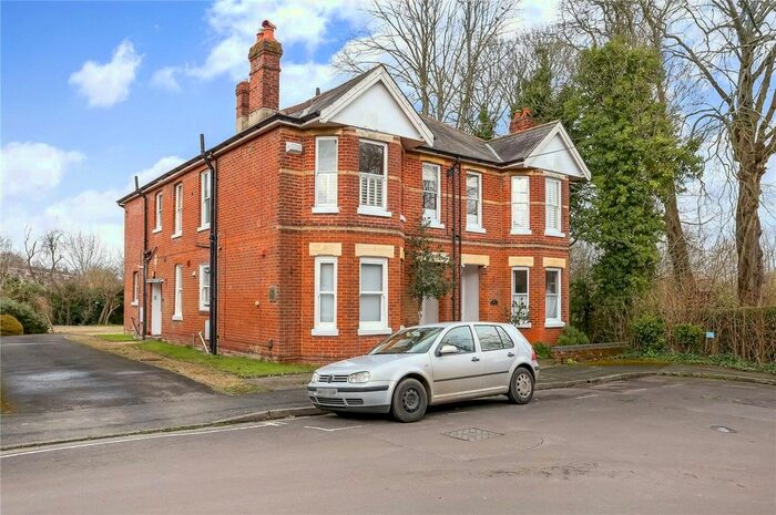 2 Bedroom Flat To Rent In Arthur Road, Winchester, SO23