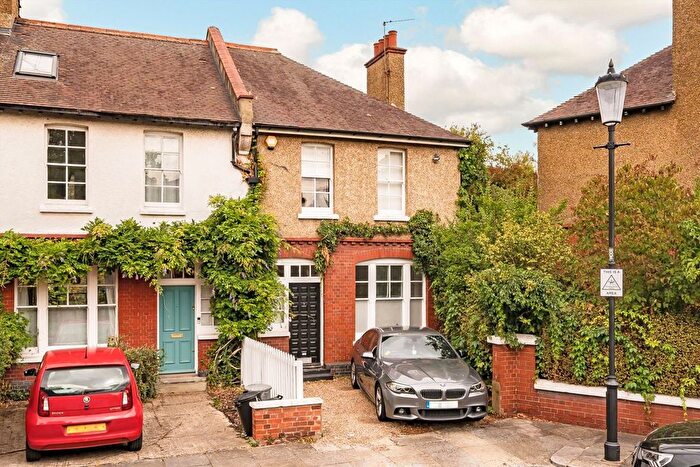 3 Bedroom Property For Sale In Barlby Gardens, North Kensington, W10