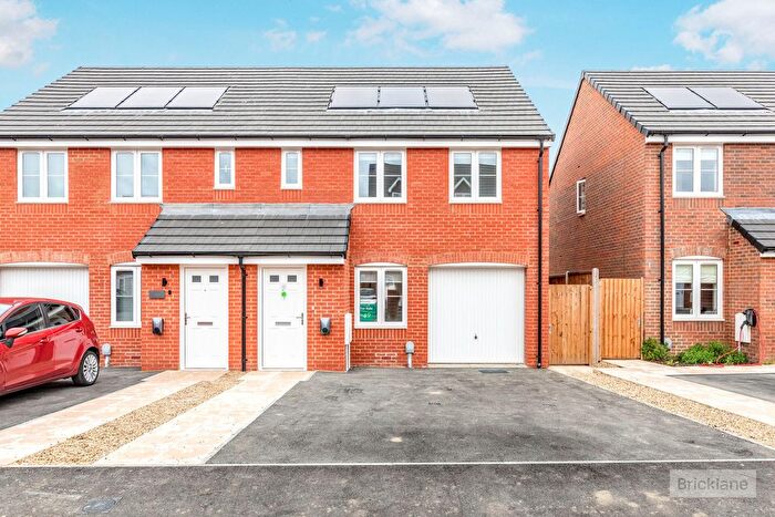 3 Bedroom Property To Rent In Bradshaw Close, Market Harborough, LE16