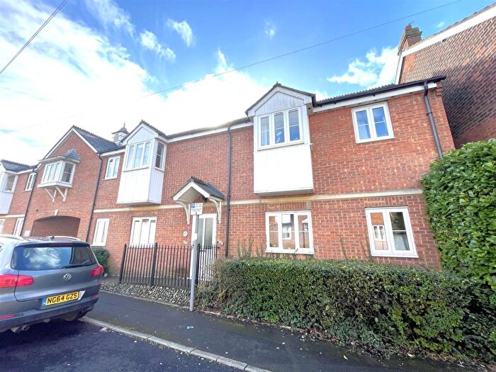 1 Bedroom Flat For Sale In Windsor Road, Salisbury, SP2
