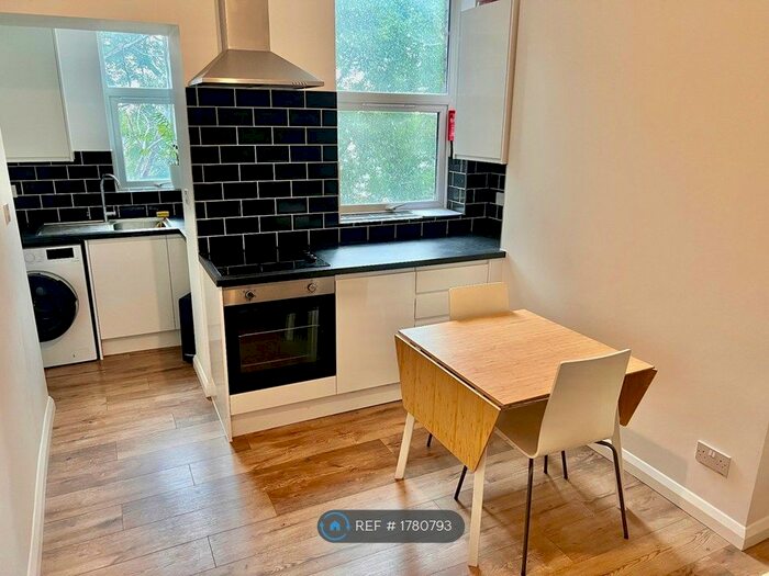 2 Bedroom Flat To Rent In Highgate, London, N6