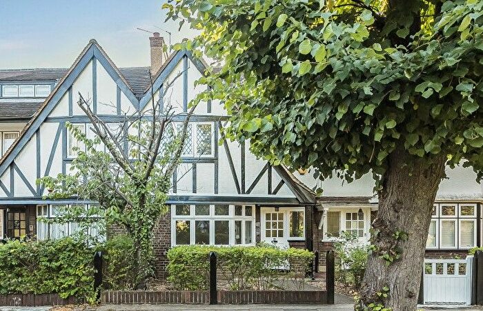 4 Bedroom Terraced House For Sale In Princes Gardens, West Acton, W3