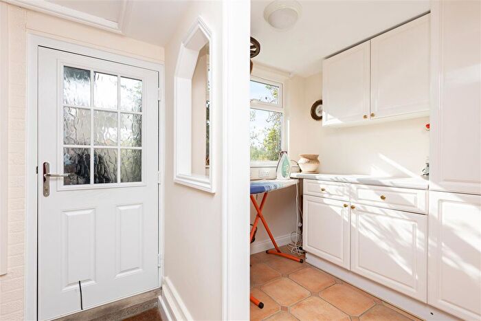 3 Bedroom Bungalow For Sale In High Street, Langford, SG18
