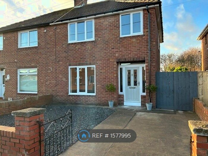 3 Bedroom Semi-Detached House To Rent In West Drive, Cleadon, SR6