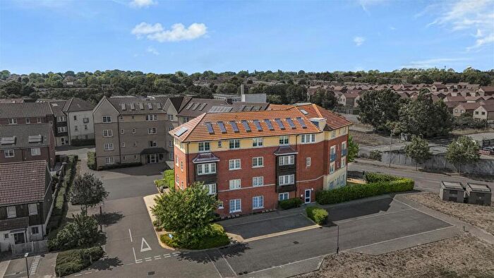 2 Bedroom Flat For Sale In **Ground Floor** Herschell Court, Basildon, SS14