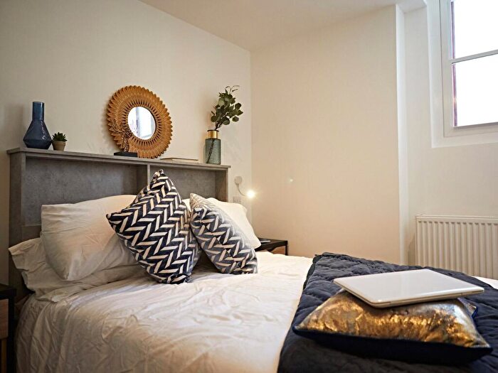 Apartment To Rent In Apt, The Headrow #, LS1