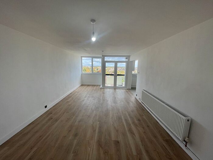 2 Bedroom Flat For Sale In Kenilworth Court, Coventry, CV3