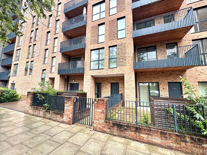 3 Bedroom Flat To Rent In Bollo Lane, Acton, W3