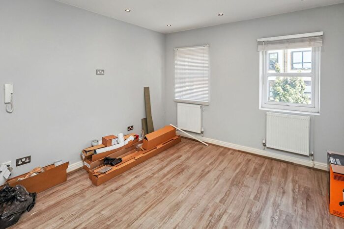 1 Bedroom Flat For Sale In Boston Road, London, W7
