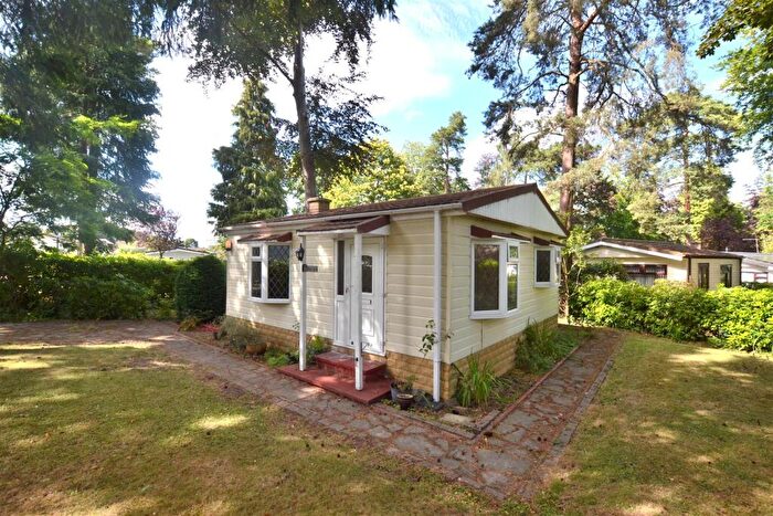 1 Bedroom Mobile Home For Sale In Woodland Rise, Grange Estate, Church Crookham, GU52
