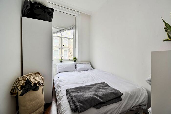 2 Bedroom Flat To Rent In Ifield Road, Chelsea, London, SW10