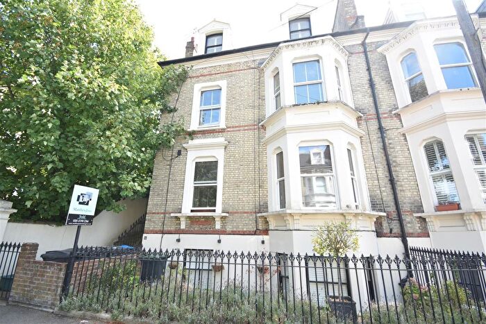 1 Bedroom Flat To Rent In North Road, Surbiton, KT6